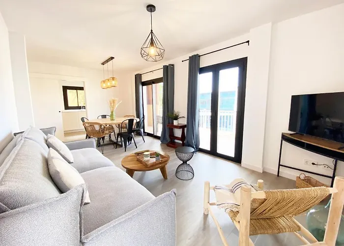 Recien Reformado 6 Personas. 포엔샤 항구